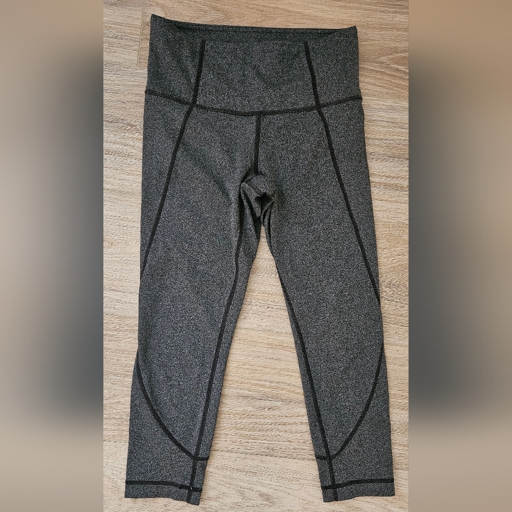 Athleta Salutation Capri Powervita Crop Leggings Womens Size XS